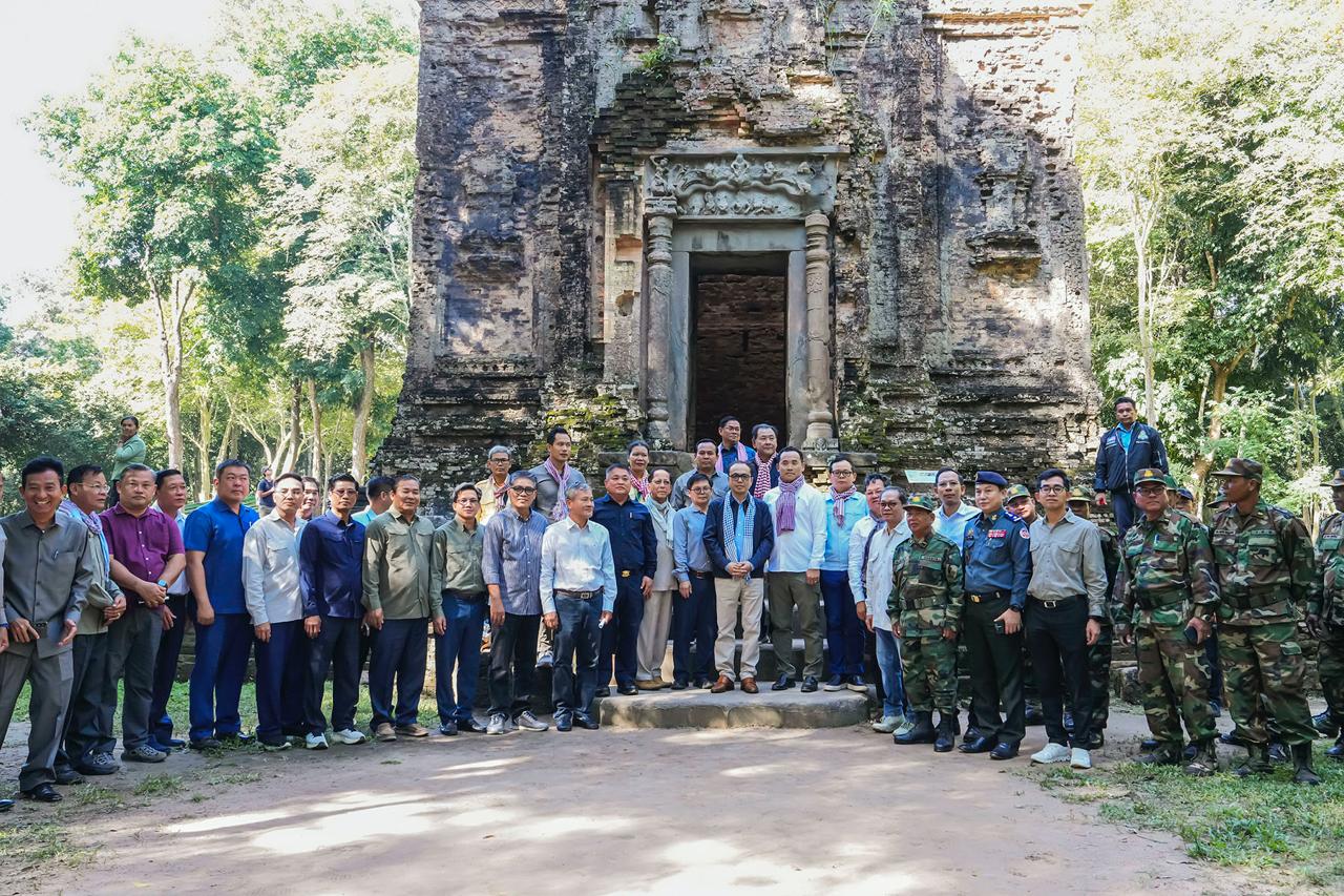 ឧបនាយករដ្ឋមន្ត្រី វង្សី វិស្សុត ចុះពិនិត្យតំបន់ប្រាសាទសំបូរព្រៃគុក និងដឹកនាំយុទ្ធសាស្ត្រលើកកម្ពស់ទេសចរណ៍ និងជីវភាពប្រជាជនកំពង់ធំ