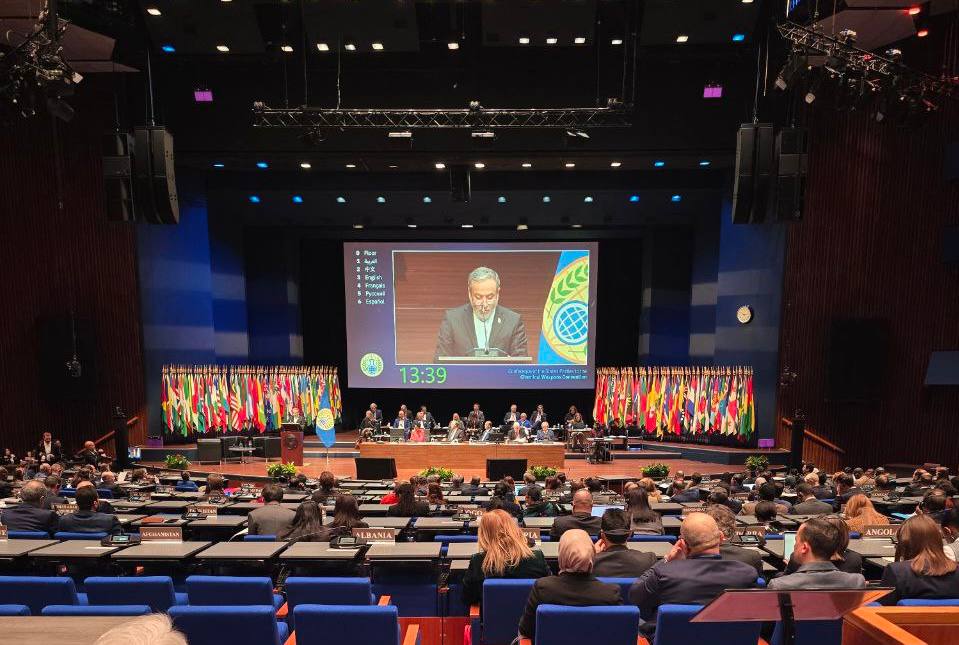 សន្និសីទប្រចាំឆ្នាំនៃរដ្ឋភាគី CWC ទទួលស្គាល់ថា ការប្រើប្រាស់អាវុធដែលមានសារជាតិគីមី ការផលិត ស្តុកទុក គ្រប់កាលៈទេសៈ ជា “អំពើរំលោភធ្ងន់ធ្ងរដល់ការហាមប្រាមអាវុធគីមីហើយគបី្បទទួលទណ្ឌកម្មអន្តរជាតិ”