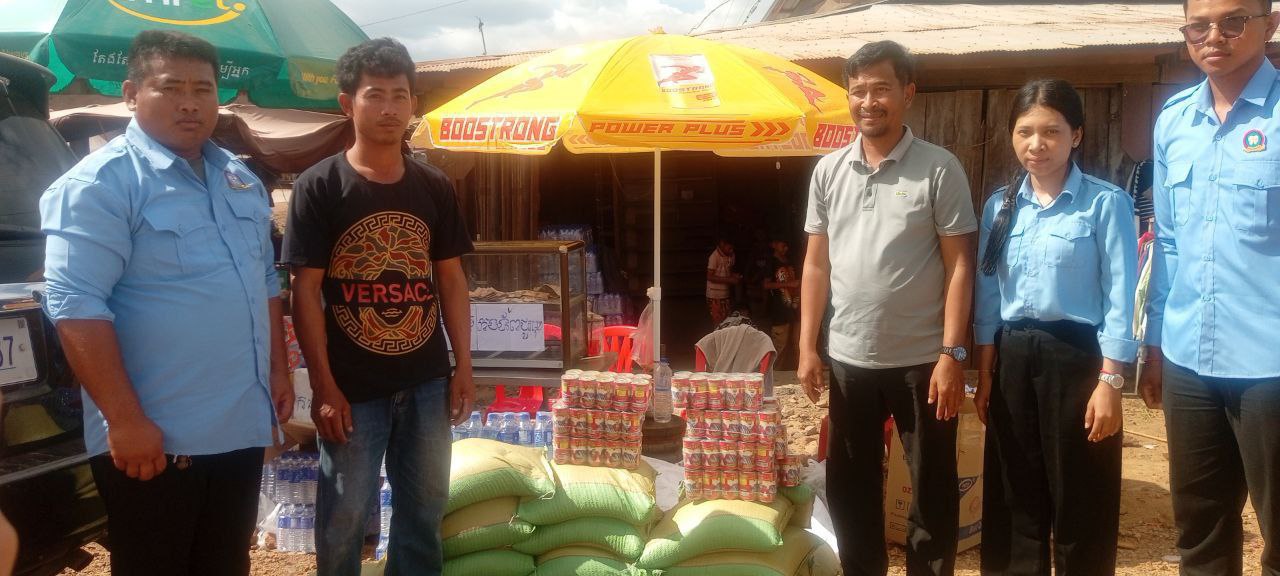 ខ្មែរជួយគ្នាក្នុងគ្រាសត្រូវសៀមឈ្លានពាន ខ្មែរត្រូវសាមគ្គីគ្នាជាធ្លុងមួយទើបខ្មែរខ្លាំង !