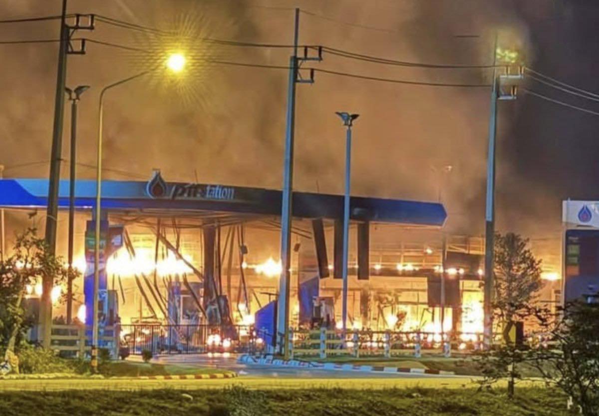 ស្ថានីយប្រេងឥន្ធនៈ PTT ចំនួន ១១ កន្លែងនៅភាគខាងត្បូងប្រទេសថៃ ត្រូវបានបំផ្ទុះគ្រាប់បែក!