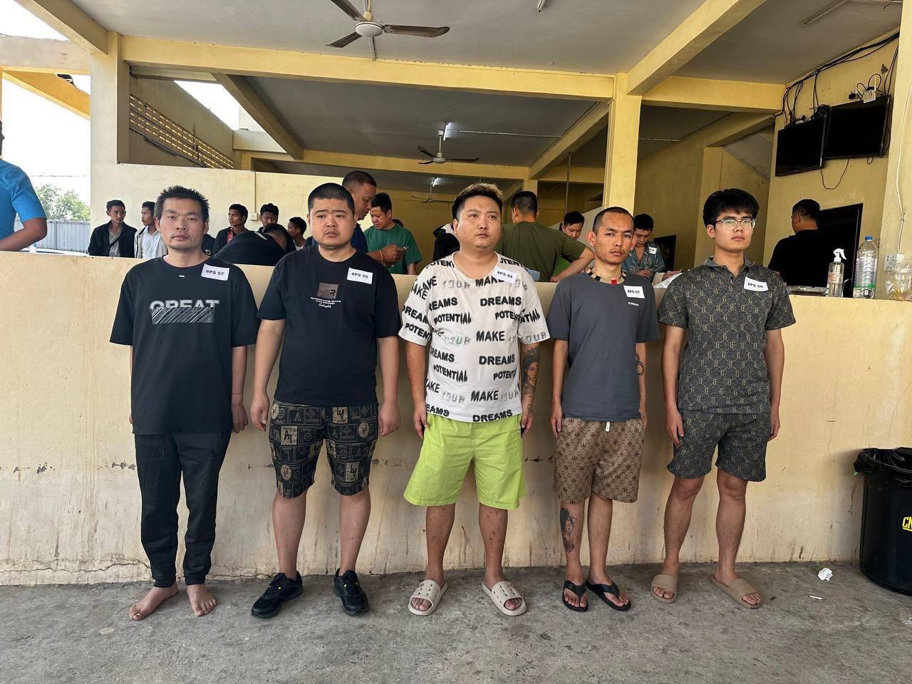 ស្នងការដ្ឋាននគរបាលខេត្តពោធិ៍សាត់ បញ្ជូនជនបរទេស ៧៨ នាក់ លួចឆ្លងដែនខុសច្បាប់ ប្រគល់ជូនអគ្គនាយកដ្ឋានអន្តោប្រវេសន៍