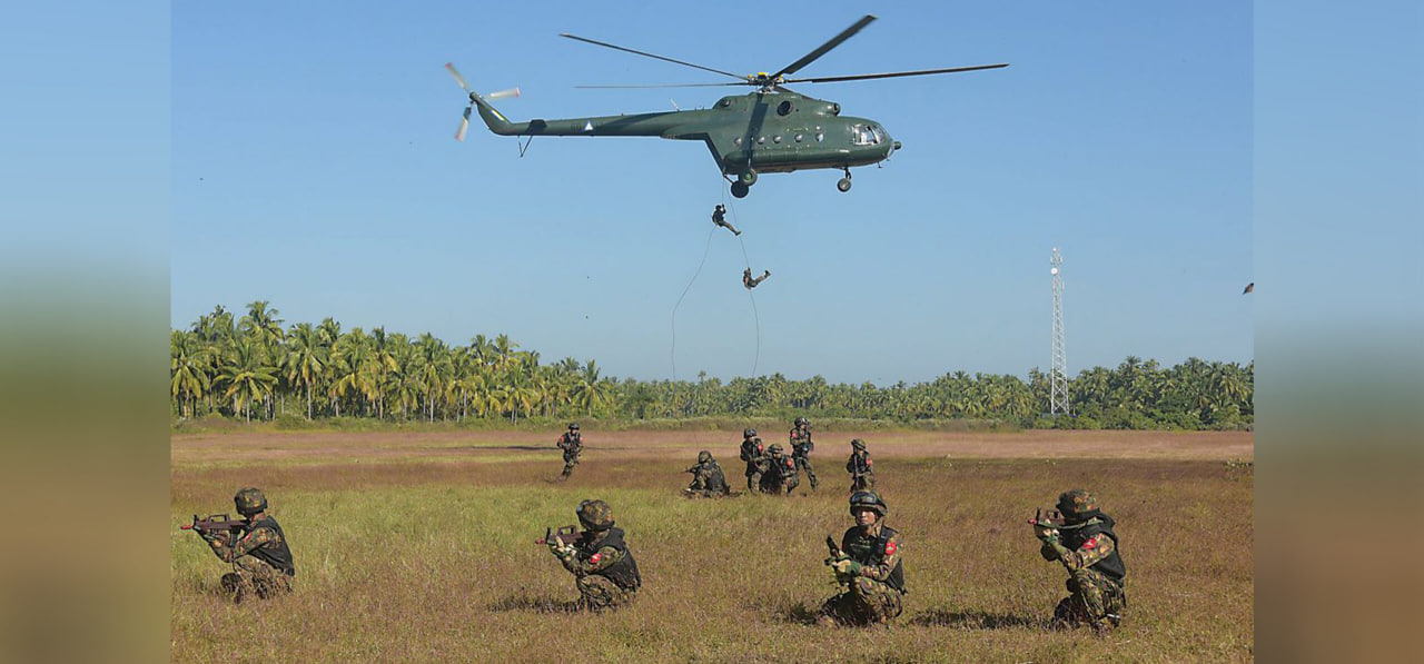 មេដឹកនាំក្រុមប្រដាប់អាវុធមីយ៉ាន់ម៉ាស្រែកខ្លាំងៗថា ពិភពលោកកំពុងព្រងើយកន្តើយចំពោះការវាយប្រហារតាមអាកាសដ៏សាហាវរបស់របបយោធា