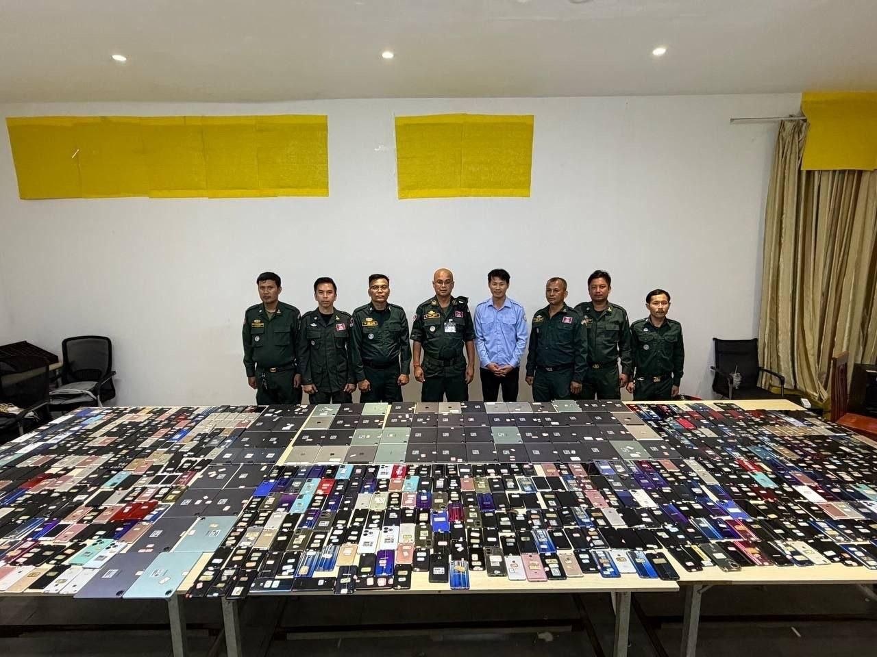 បង្ក្រាបទីតាំងសង្ស័យស្កេម និងល្បែងអនឡាញខុសច្បាប់ នៅកាស៊ីណូខេត្តស្វាយរៀង ឃាត់ខ្លួនជនបរទេស ១០៧នាក់